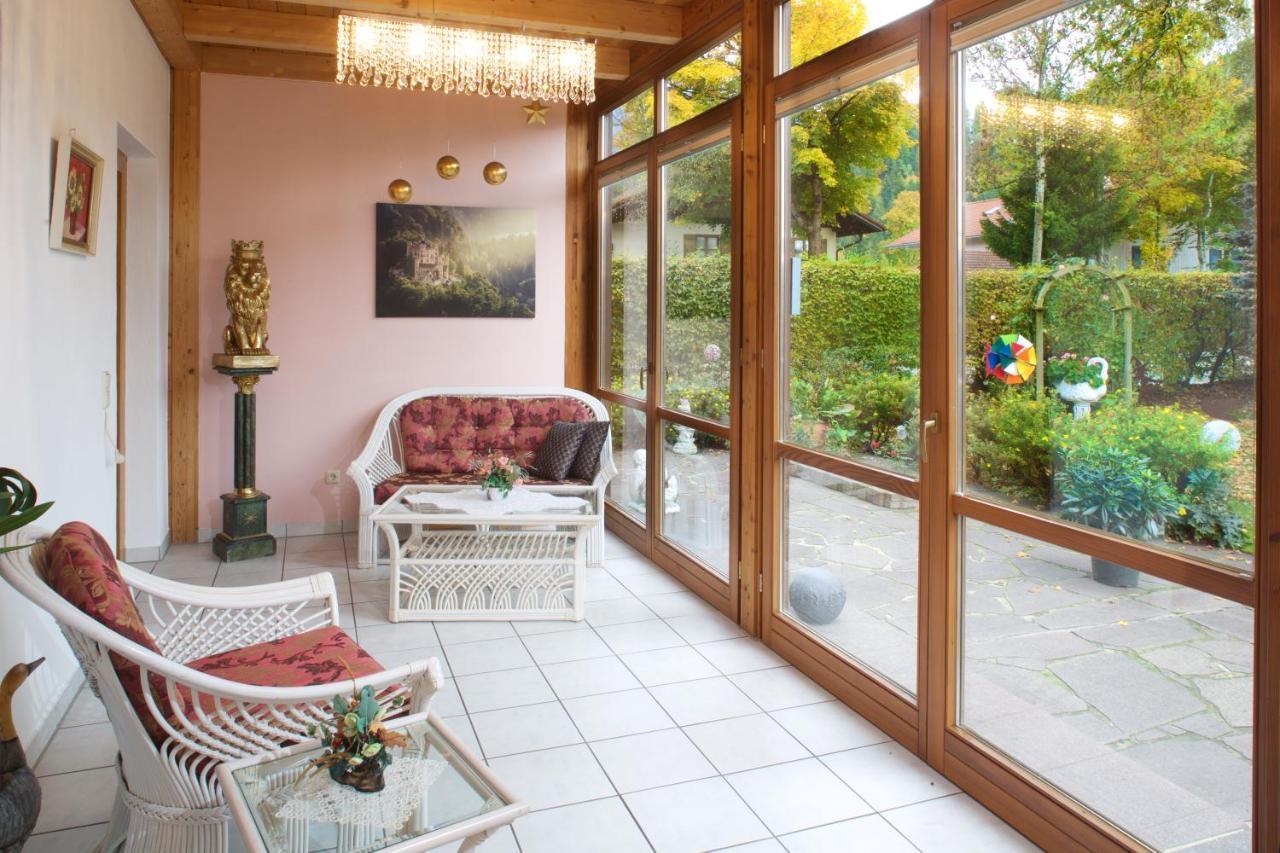 Haus Bei Der Linden Ferienwohnungen 슈방가우 외부 사진