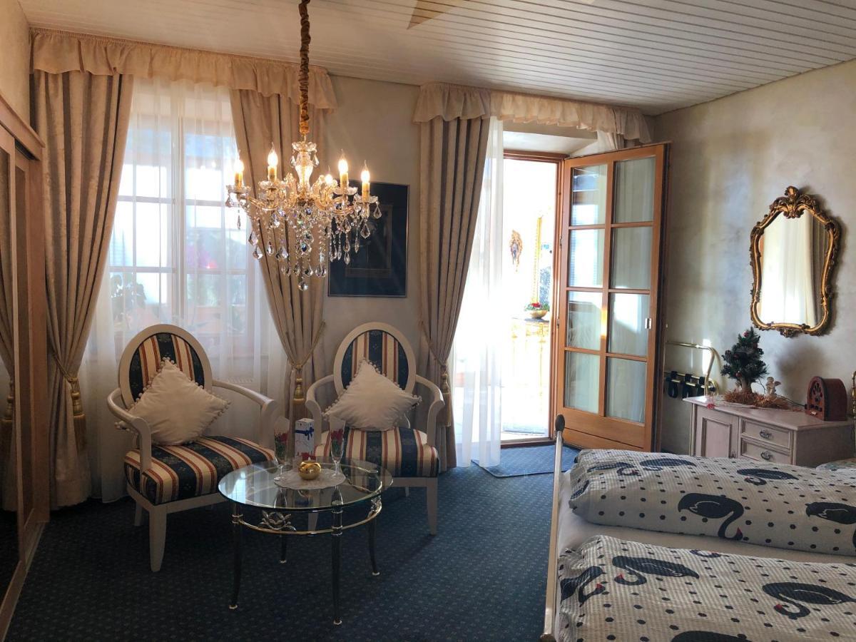 Haus Bei Der Linden Ferienwohnungen 슈방가우 외부 사진